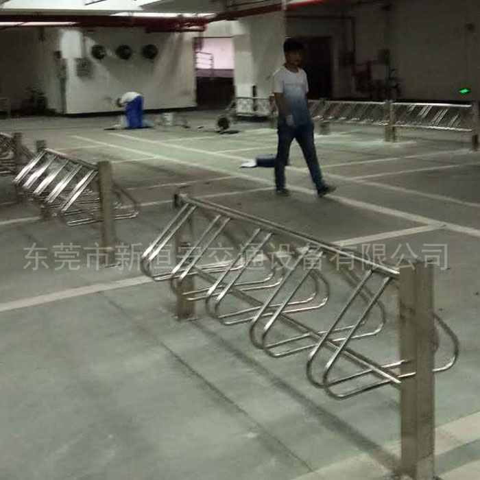 買質(zhì)量好的304不銹鋼自行車停放架就選綠道通品牌廠家新恒安廠家正品質(zhì)保