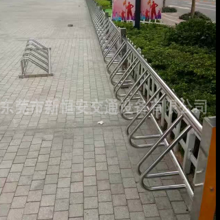 304不銹鋼立式自行車停放架廠家批發(fā)