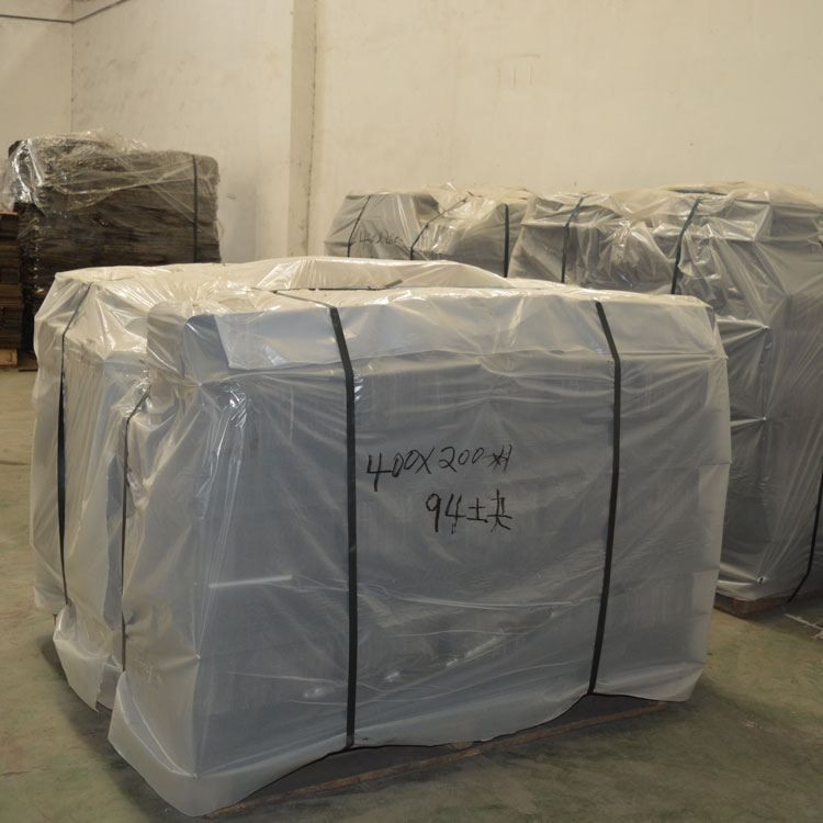 400*200*100橡膠防撞塊廠家大量現(xiàn)貨批發(fā)