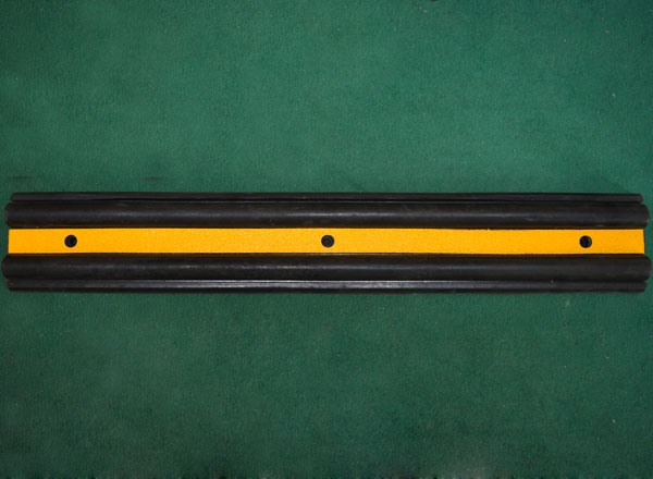 1米長便宜款橡膠防撞塊純橡膠壓制而成