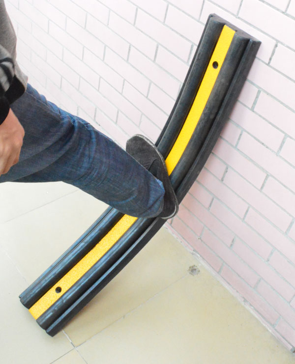 物流貨車卸貨平臺專用橡膠防撞膠塊,車庫防撞塊廠家批發(fā)