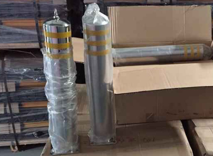 不銹鋼反光防撞柱廠家直銷批發(fā)更好用