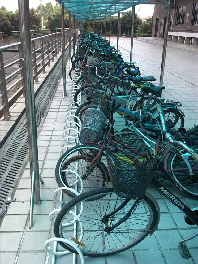 東莞螺旋式自行車停車架生產(chǎn)廠家