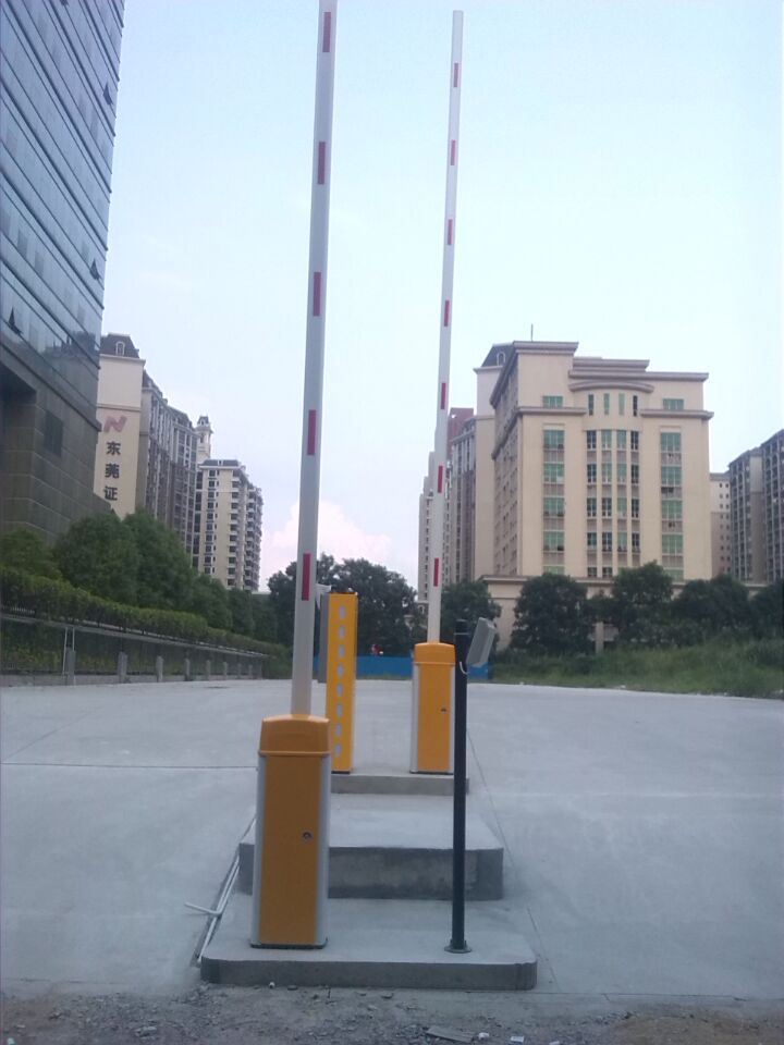 東莞新恒安交通設(shè)備塘廈停車場系統(tǒng)安裝工程