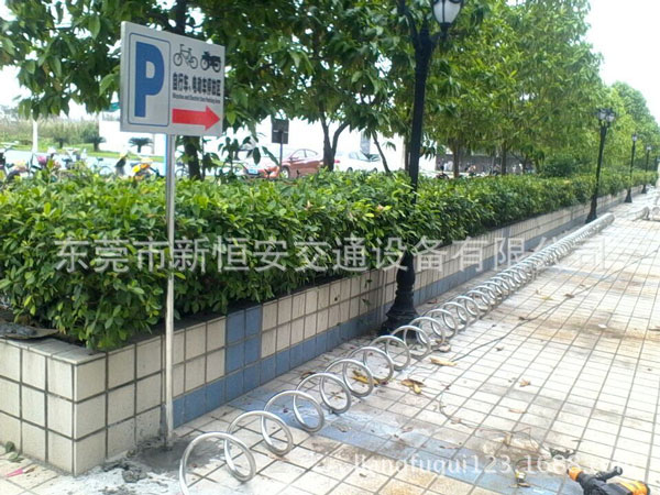 304不銹鋼螺旋式自行車停車架電動車自行車都可通用